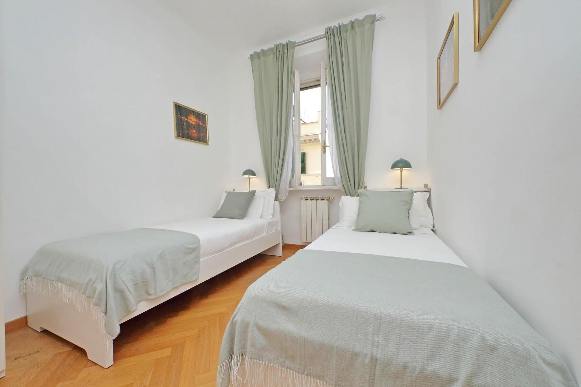 Ych-Comfortable 2 Bedrooms Flat Near Colosseum Rome Exterior photo